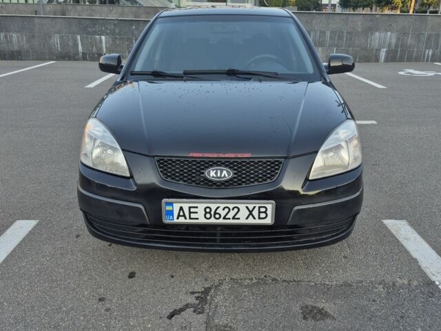 Чорний Кіа Ріо, об'ємом двигуна 1.4 л та пробігом 350 тис. км за 3350 $, фото 1 на Automoto.ua