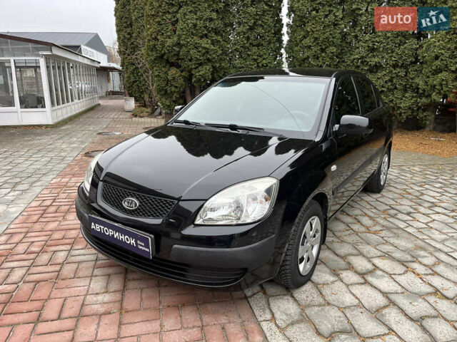 Чорний Кіа Ріо, об'ємом двигуна 1.4 л та пробігом 55 тис. км за 6800 $, фото 5 на Automoto.ua