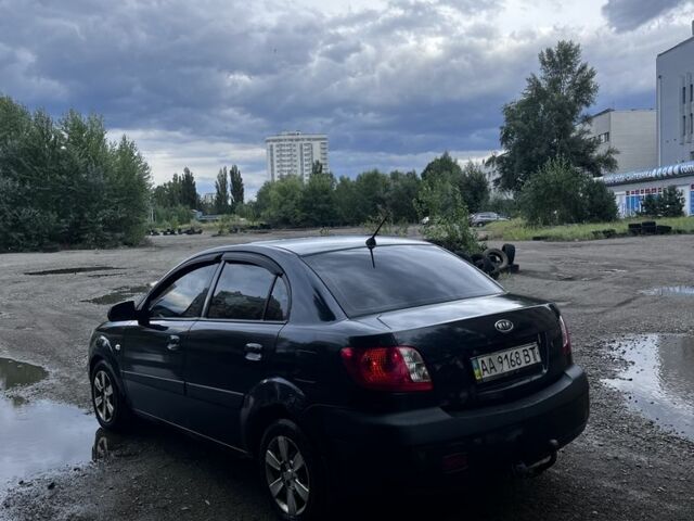 Чорний Кіа Ріо, об'ємом двигуна 1.4 л та пробігом 300 тис. км за 1998 $, фото 11 на Automoto.ua