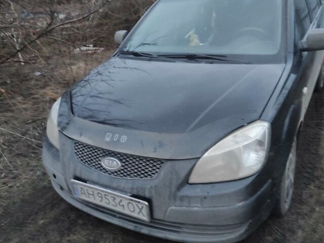 Черный Киа Рио, объемом двигателя 1.49 л и пробегом 270 тыс. км за 5000 $, фото 2 на Automoto.ua