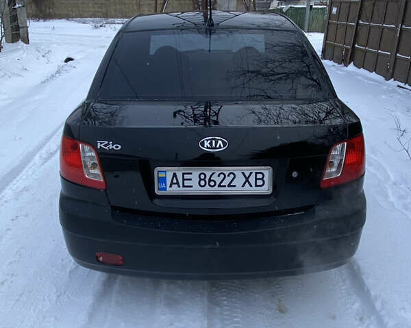 Черный Киа Рио, объемом двигателя 1.4 л и пробегом 358 тыс. км за 3750 $, фото 5 на Automoto.ua