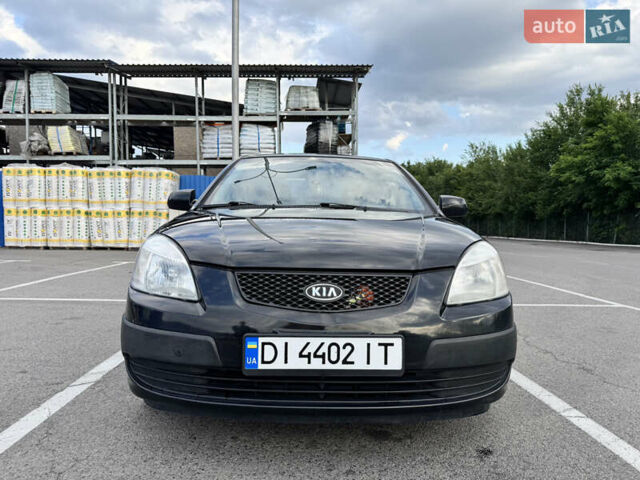 Черный Киа Рио, объемом двигателя 1.4 л и пробегом 225 тыс. км за 5000 $, фото 3 на Automoto.ua
