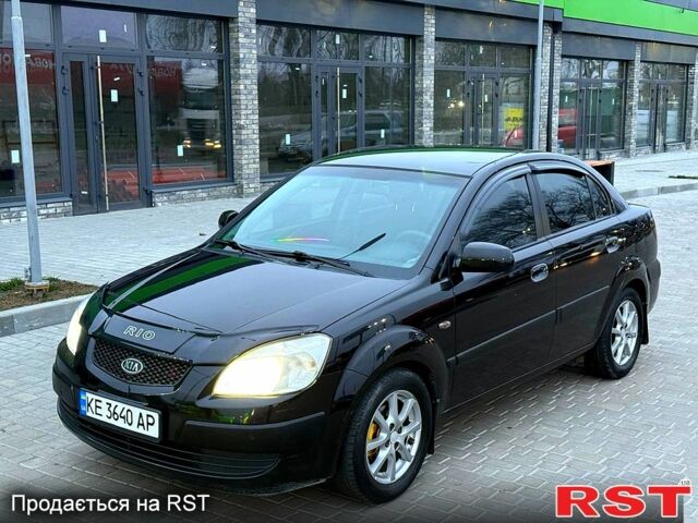 Чорний Кіа Ріо, об'ємом двигуна 1.4 л та пробігом 230 тис. км за 5800 $, фото 2 на Automoto.ua