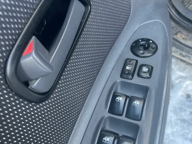 Чорний Кіа Ріо, об'ємом двигуна 0 л та пробігом 205 тис. км за 1400 $, фото 7 на Automoto.ua