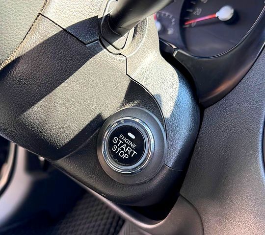 Чорний Кіа Ріо, об'ємом двигуна 1.4 л та пробігом 235 тис. км за 3200 $, фото 11 на Automoto.ua