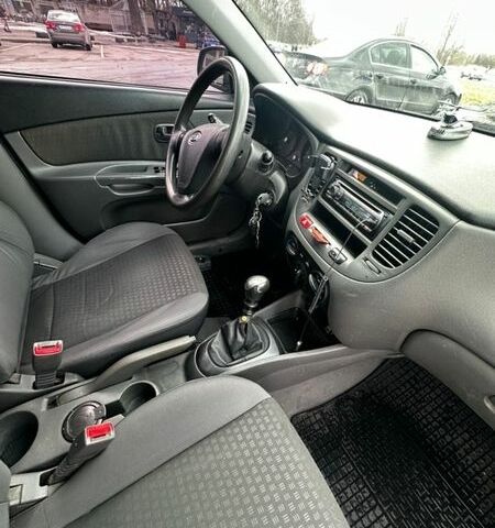 Черный Киа Рио, объемом двигателя 1.49 л и пробегом 152 тыс. км за 3500 $, фото 31 на Automoto.ua