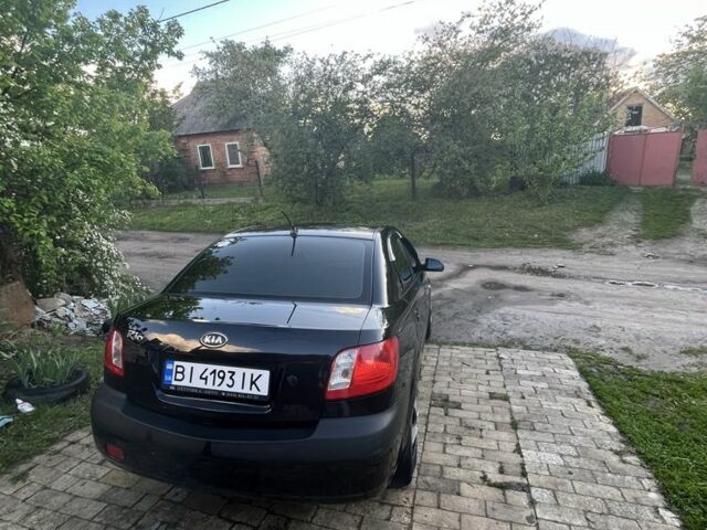 Черный Киа Рио, объемом двигателя 1.4 л и пробегом 249 тыс. км за 3500 $, фото 3 на Automoto.ua