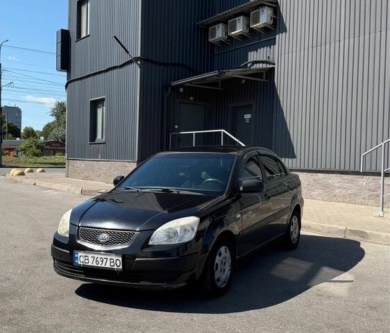 Черный Киа Рио, объемом двигателя 1.4 л и пробегом 235 тыс. км за 3200 $, фото 15 на Automoto.ua