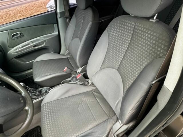 Черный Киа Рио, объемом двигателя 1.49 л и пробегом 152 тыс. км за 3200 $, фото 21 на Automoto.ua