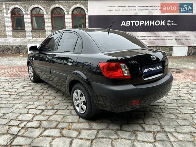 Чорний Кіа Ріо, об'ємом двигуна 1.4 л та пробігом 55 тис. км за 6800 $, фото 3 на Automoto.ua