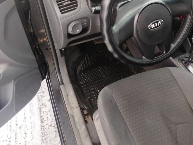 Чорний Кіа Ріо, об'ємом двигуна 0 л та пробігом 76 тис. км за 2850 $, фото 7 на Automoto.ua