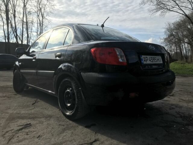 Чорний Кіа Ріо, об'ємом двигуна 1.4 л та пробігом 240 тис. км за 4600 $, фото 6 на Automoto.ua