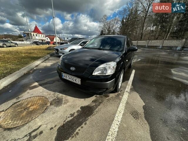 Черный Киа Рио, объемом двигателя 1.49 л и пробегом 152 тыс. км за 3500 $, фото 1 на Automoto.ua
