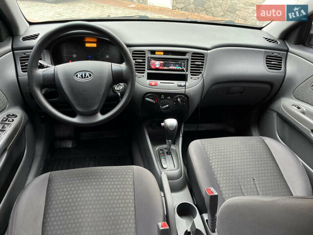 Чорний Кіа Ріо, об'ємом двигуна 1.4 л та пробігом 55 тис. км за 6800 $, фото 21 на Automoto.ua