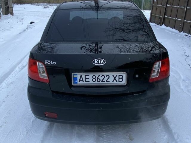 Чорний Кіа Ріо, об'ємом двигуна 1.4 л та пробігом 358 тис. км за 3750 $, фото 5 на Automoto.ua
