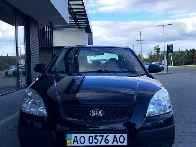 Чорний Кіа Ріо, об'ємом двигуна 1.4 л та пробігом 291 тис. км за 4200 $, фото 6 на Automoto.ua