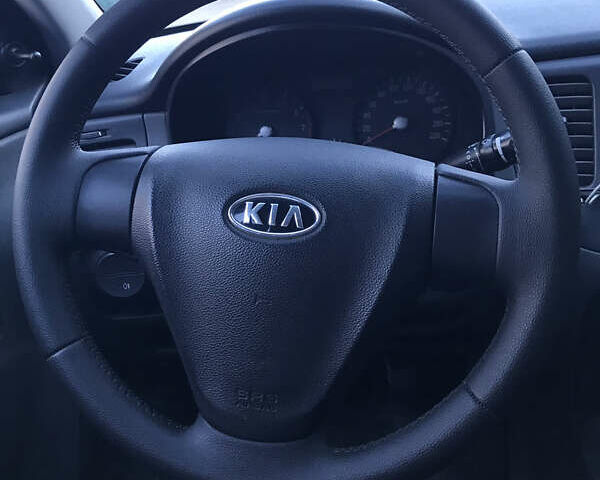 Черный Киа Рио, объемом двигателя 1.4 л и пробегом 291 тыс. км за 5500 $, фото 11 на Automoto.ua