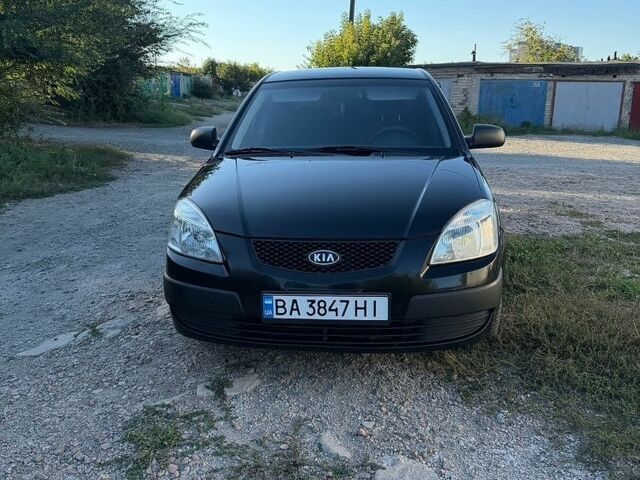 Черный Киа Рио, объемом двигателя 1.4 л и пробегом 218 тыс. км за 3500 $, фото 8 на Automoto.ua