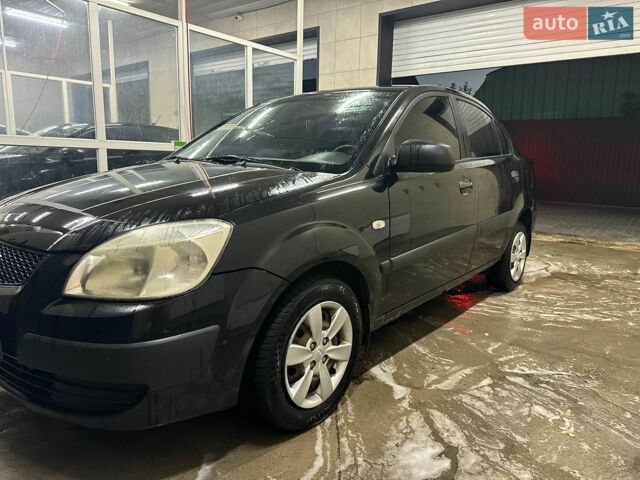 Черный Киа Рио, объемом двигателя 1.4 л и пробегом 216 тыс. км за 3300 $, фото 3 на Automoto.ua