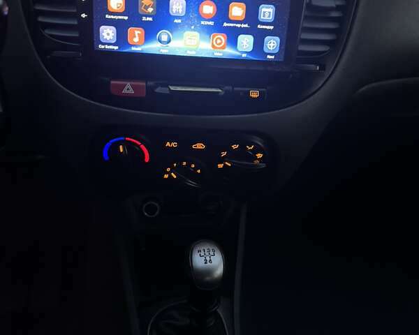 Черный Киа Рио, объемом двигателя 1.5 л и пробегом 287 тыс. км за 5500 $, фото 8 на Automoto.ua