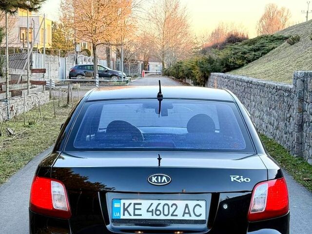 Чорний Кіа Ріо, об'ємом двигуна 1.4 л та пробігом 224 тис. км за 4999 $, фото 5 на Automoto.ua