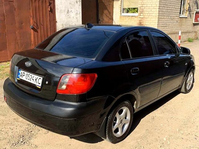 Чорний Кіа Ріо, об'ємом двигуна 1.5 л та пробігом 236 тис. км за 4500 $, фото 3 на Automoto.ua