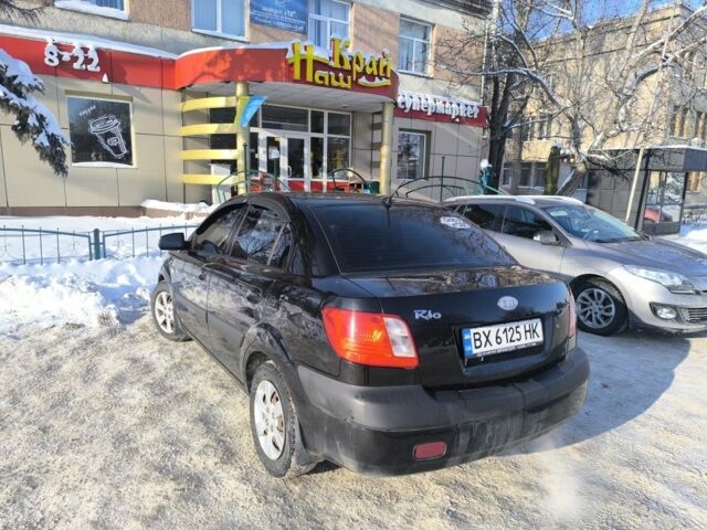 Чорний Кіа Ріо, об'ємом двигуна 1.4 л та пробігом 265 тис. км за 3650 $, фото 3 на Automoto.ua