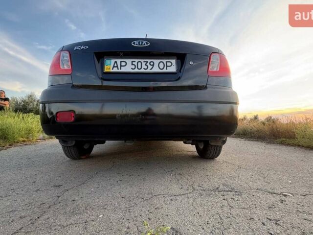 Чорний Кіа Ріо, об'ємом двигуна 1.4 л та пробігом 168 тис. км за 5500 $, фото 4 на Automoto.ua