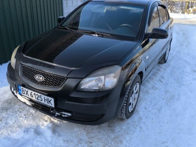 Чорний Кіа Ріо, об'ємом двигуна 1.4 л та пробігом 230 тис. км за 3750 $, фото 4 на Automoto.ua