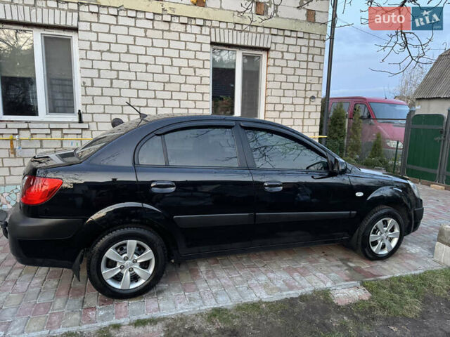 Черный Киа Рио, объемом двигателя 1.5 л и пробегом 287 тыс. км за 5500 $, фото 4 на Automoto.ua