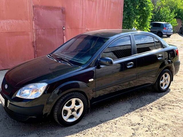 Чорний Кіа Ріо, об'ємом двигуна 1.5 л та пробігом 236 тис. км за 4500 $, фото 6 на Automoto.ua