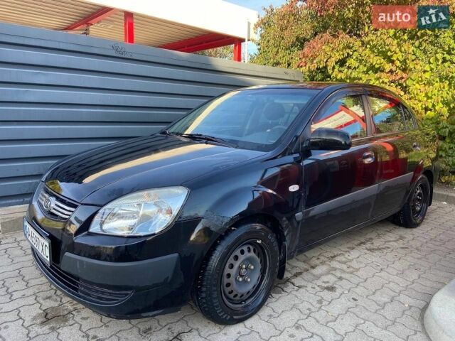 Чорний Кіа Ріо, об'ємом двигуна 1.4 л та пробігом 220 тис. км за 4500 $, фото 1 на Automoto.ua