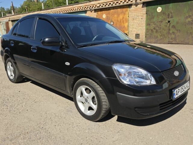 Черный Киа Рио, объемом двигателя 1.5 л и пробегом 239 тыс. км за 4498 $, фото 1 на Automoto.ua