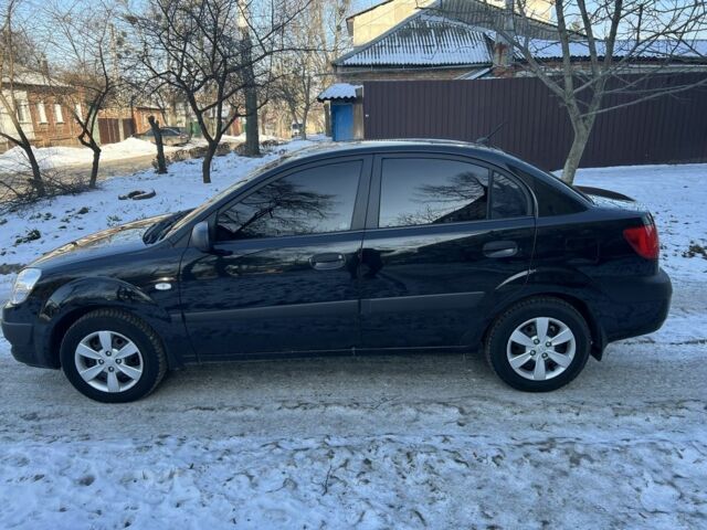 Чорний Кіа Ріо, об'ємом двигуна 0 л та пробігом 120 тис. км за 5825 $, фото 6 на Automoto.ua