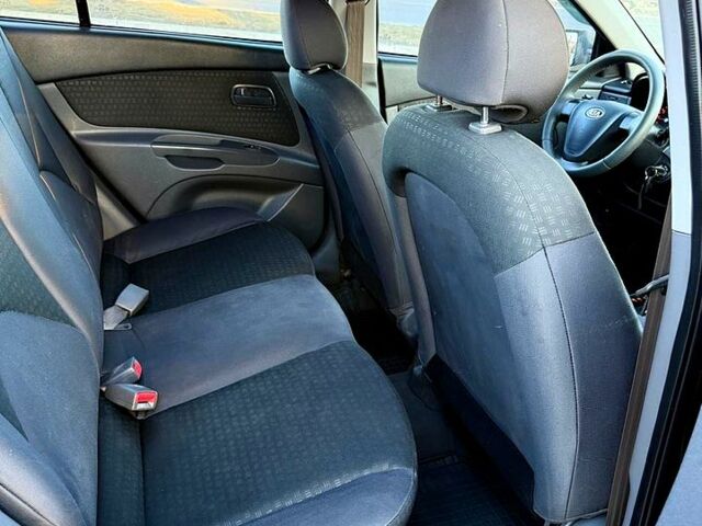 Чорний Кіа Ріо, об'ємом двигуна 1.4 л та пробігом 224 тис. км за 4999 $, фото 12 на Automoto.ua