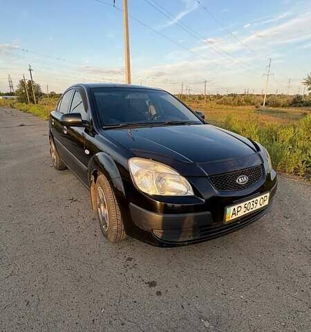 Черный Киа Рио, объемом двигателя 1.4 л и пробегом 168 тыс. км за 5600 $, фото 1 на Automoto.ua
