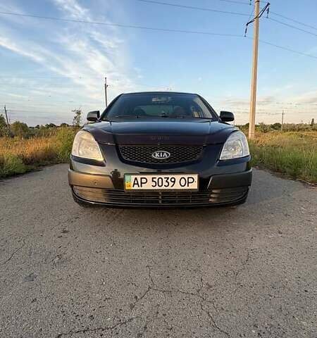 Черный Киа Рио, объемом двигателя 1.4 л и пробегом 168 тыс. км за 5600 $, фото 14 на Automoto.ua