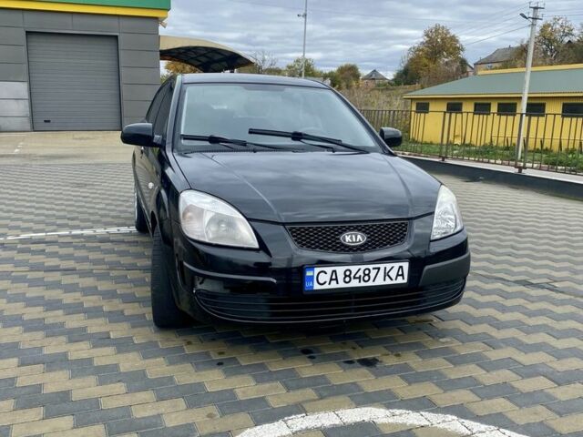 Черный Киа Рио, объемом двигателя 1.4 л и пробегом 152 тыс. км за 4600 $, фото 1 на Automoto.ua