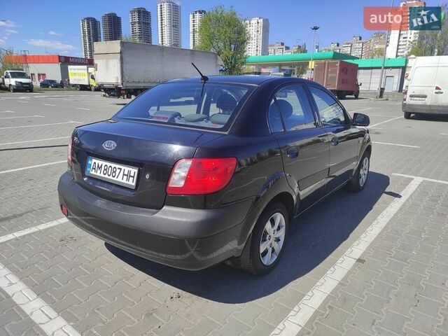 Чорний Кіа Ріо, об'ємом двигуна 1.4 л та пробігом 200 тис. км за 5500 $, фото 2 на Automoto.ua