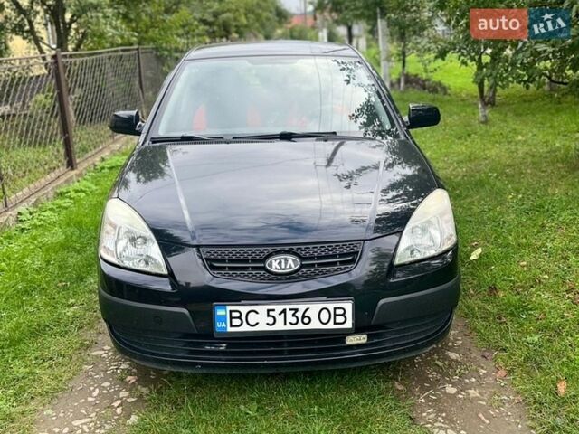 Черный Киа Рио, объемом двигателя 1.4 л и пробегом 210 тыс. км за 5500 $, фото 4 на Automoto.ua