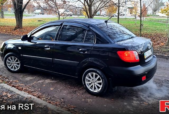 Черный Киа Рио, объемом двигателя 1.5 л и пробегом 295 тыс. км за 4750 $, фото 5 на Automoto.ua