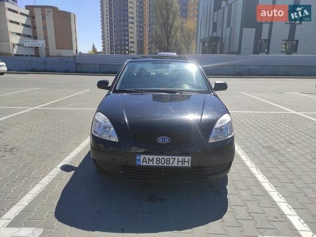 Чорний Кіа Ріо, об'ємом двигуна 1.4 л та пробігом 200 тис. км за 5500 $, фото 7 на Automoto.ua