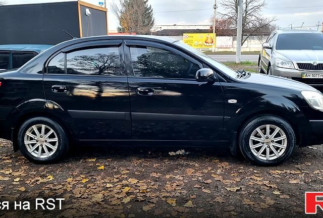 Черный Киа Рио, объемом двигателя 1.5 л и пробегом 295 тыс. км за 4750 $, фото 8 на Automoto.ua