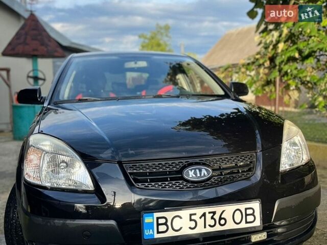 Черный Киа Рио, объемом двигателя 1.4 л и пробегом 210 тыс. км за 5500 $, фото 2 на Automoto.ua