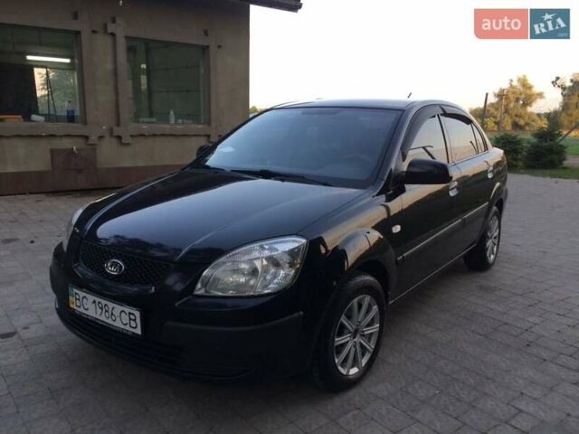 Черный Киа Рио, объемом двигателя 1.5 л и пробегом 360 тыс. км за 3900 $, фото 2 на Automoto.ua