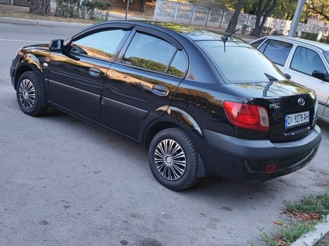 Черный Киа Рио, объемом двигателя 1.4 л и пробегом 260 тыс. км за 2801 $, фото 1 на Automoto.ua