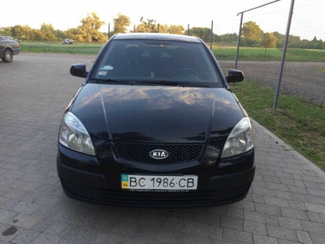 Чорний Кіа Ріо, об'ємом двигуна 1.6 л та пробігом 360 тис. км за 3900 $, фото 9 на Automoto.ua