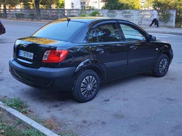 Черный Киа Рио, объемом двигателя 1.4 л и пробегом 260 тыс. км за 2801 $, фото 3 на Automoto.ua