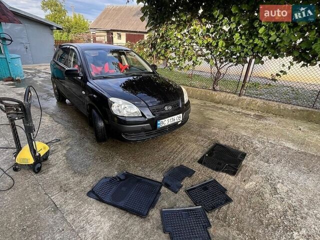 Черный Киа Рио, объемом двигателя 1.4 л и пробегом 210 тыс. км за 5500 $, фото 11 на Automoto.ua