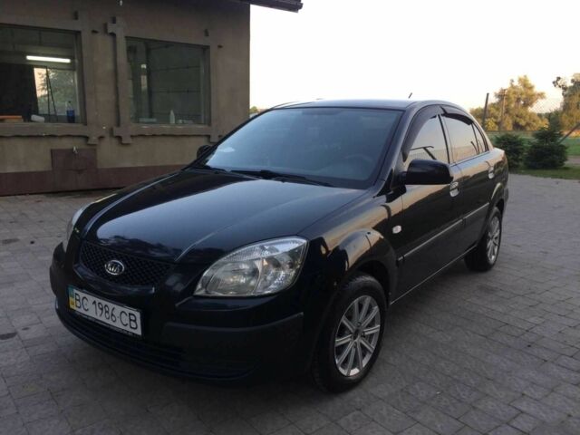 Чорний Кіа Ріо, об'ємом двигуна 1.6 л та пробігом 360 тис. км за 3900 $, фото 8 на Automoto.ua